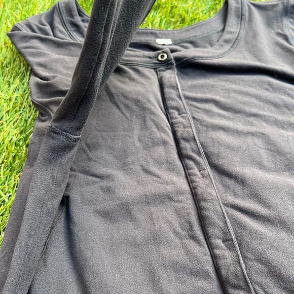 Lululemon Urbanite Henley Long Sleeve Athletic Soft Shirttail Pleated Shirt 6 - Picture 6 of 11